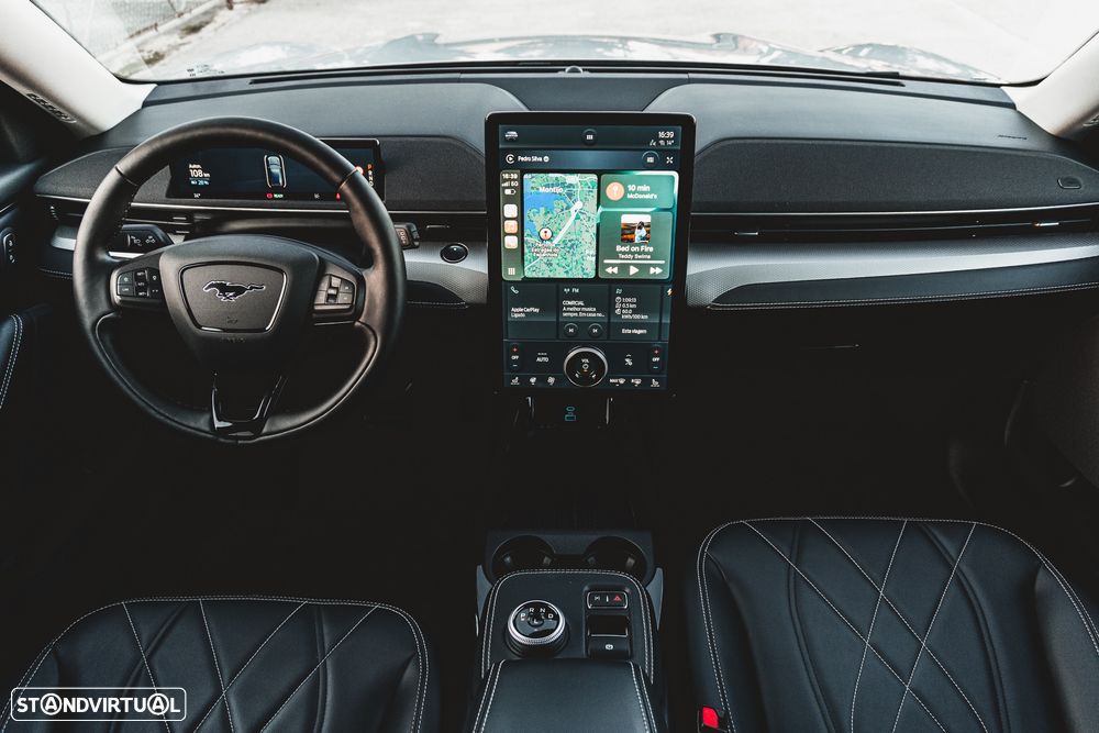 Ford Mustang Mach-E AWD - 24