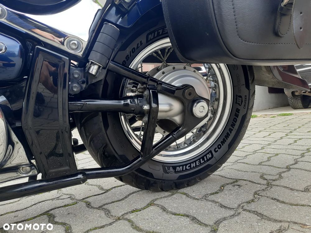 Suzuki Intruder - 11