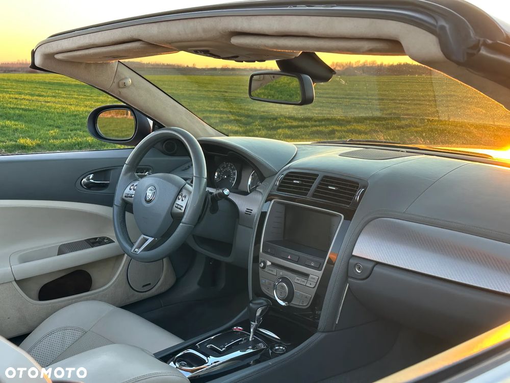 Jaguar XK XKR - 11