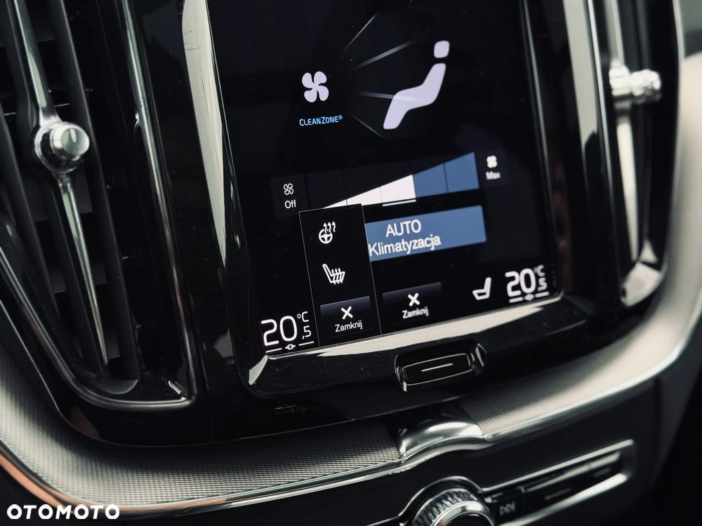 Volvo XC 60 B4 D AWD Ultimate Dark - 33
