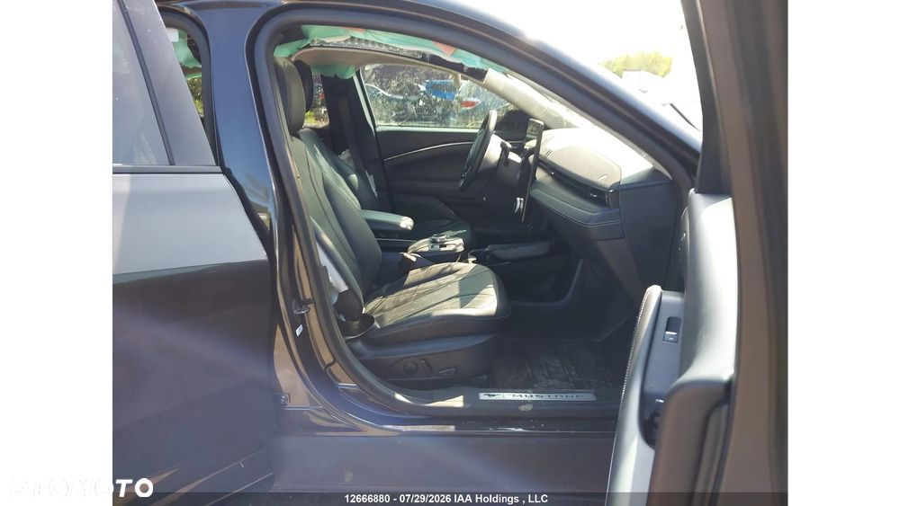 Ford Mustang Mach-E - 6