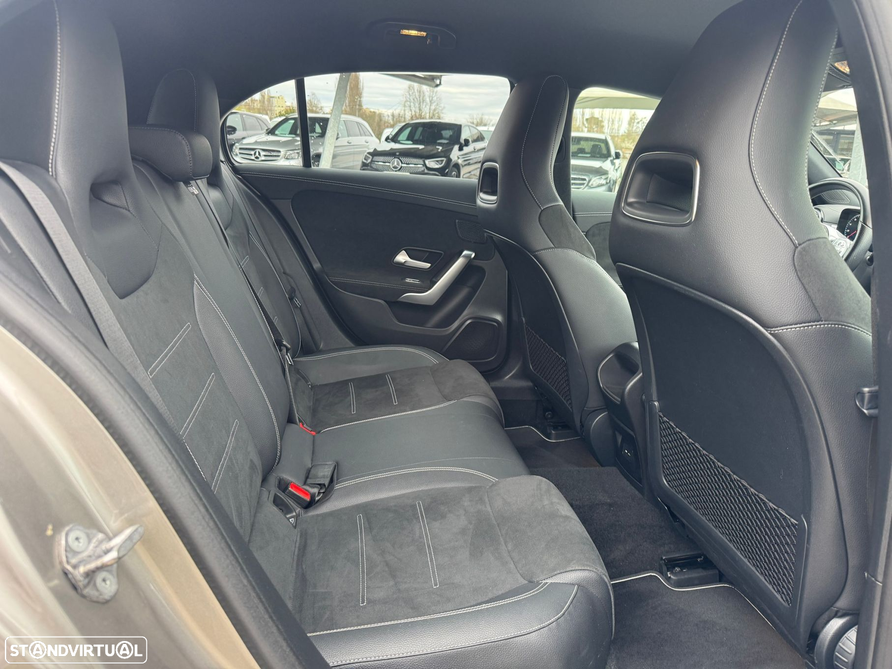 Mercedes-Benz A 250 e AMG Line - 15