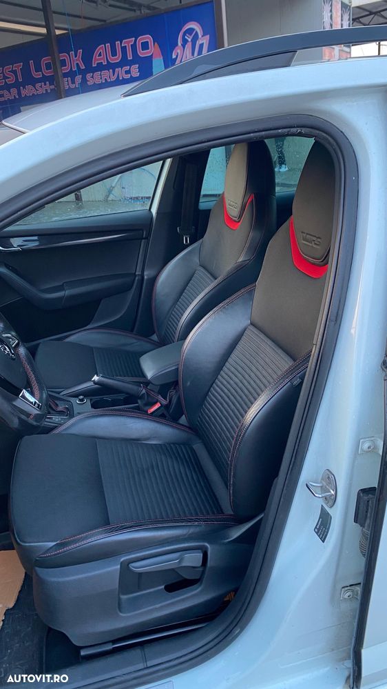 Skoda Octavia 2.0 TDI DSG RS - 14