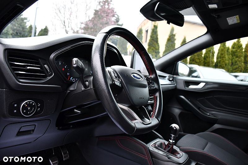Ford Focus 1.5 EcoBlue Start-Stopp-System ST-LINE STYLE - 11