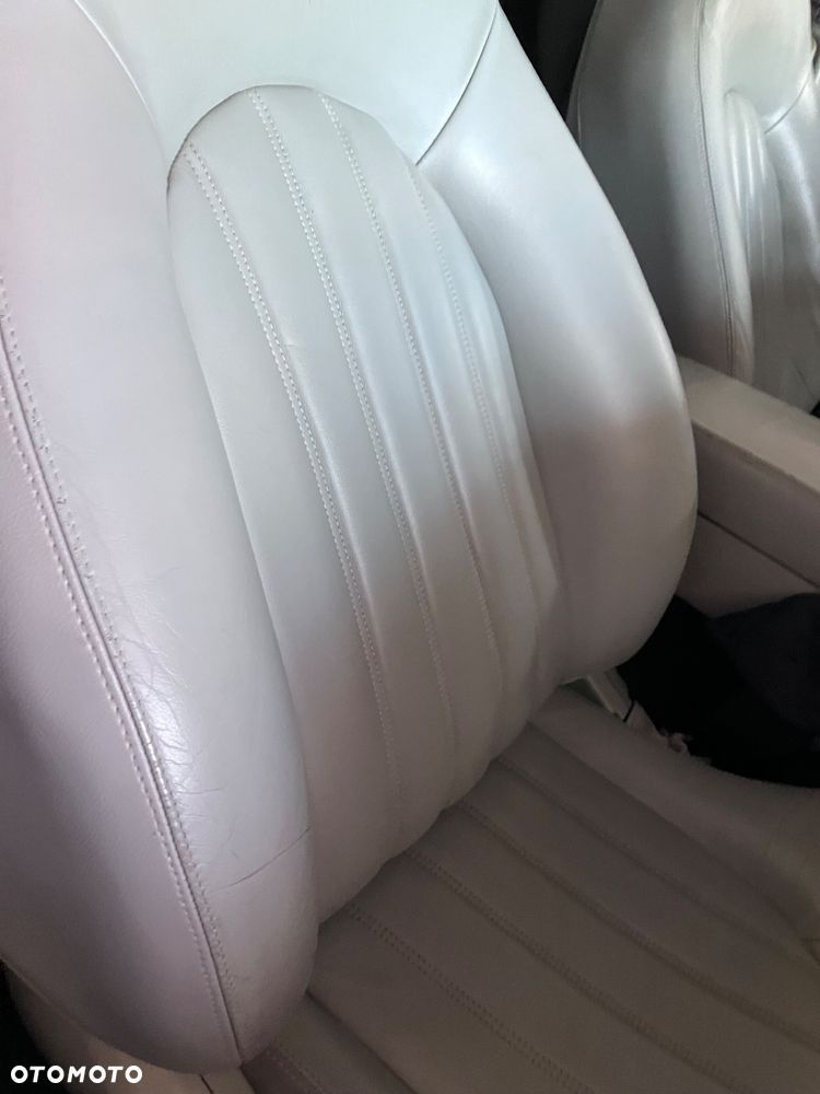 Jaguar XK8 Cabriolet - 19