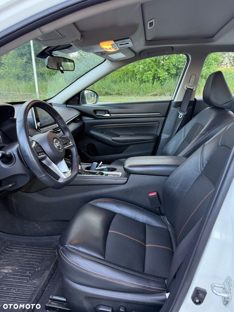 Nissan Altima - 10