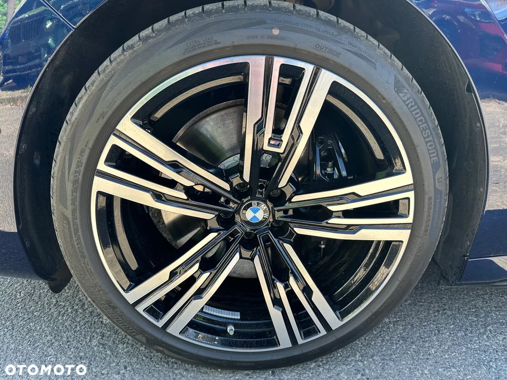 BMW Seria 7 M760e PHEV xDrive sport - 22