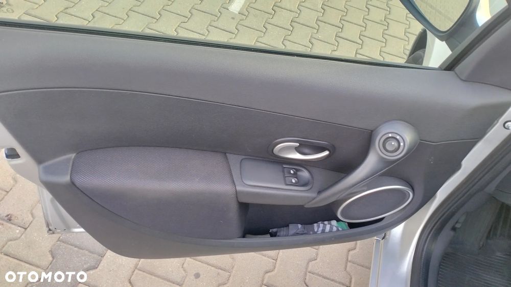 Renault Clio 1.2 TCE Authentique - 9