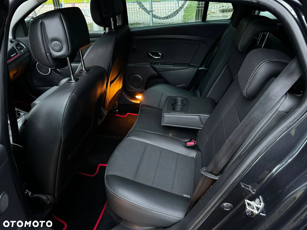 Renault Megane TCe 180 Dynamique - 11