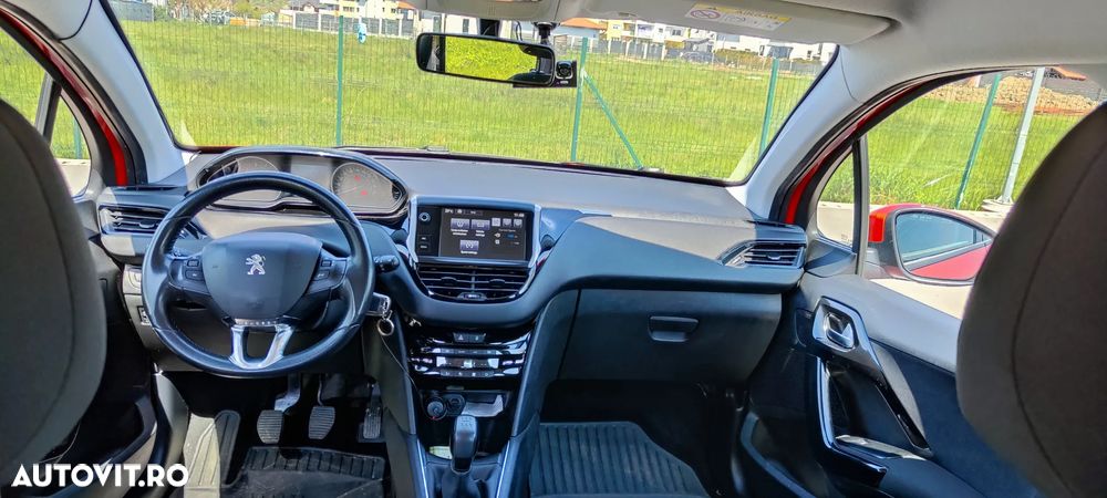 Peugeot 208 1.2 L PureTech Access - 9
