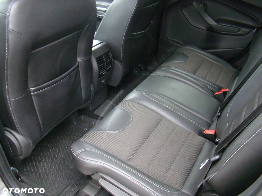 Ford Kuga 2.0 TDCi 4x4 Titanium - 35