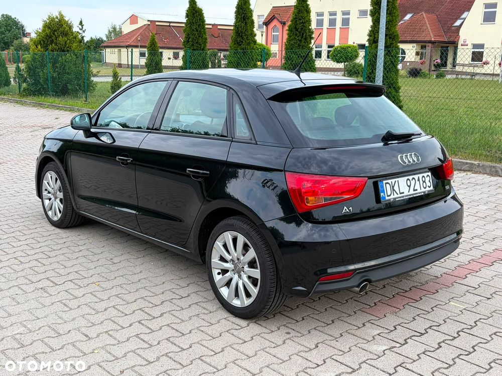 Audi A1 Sportback 1.6 TDI S tronic - 4