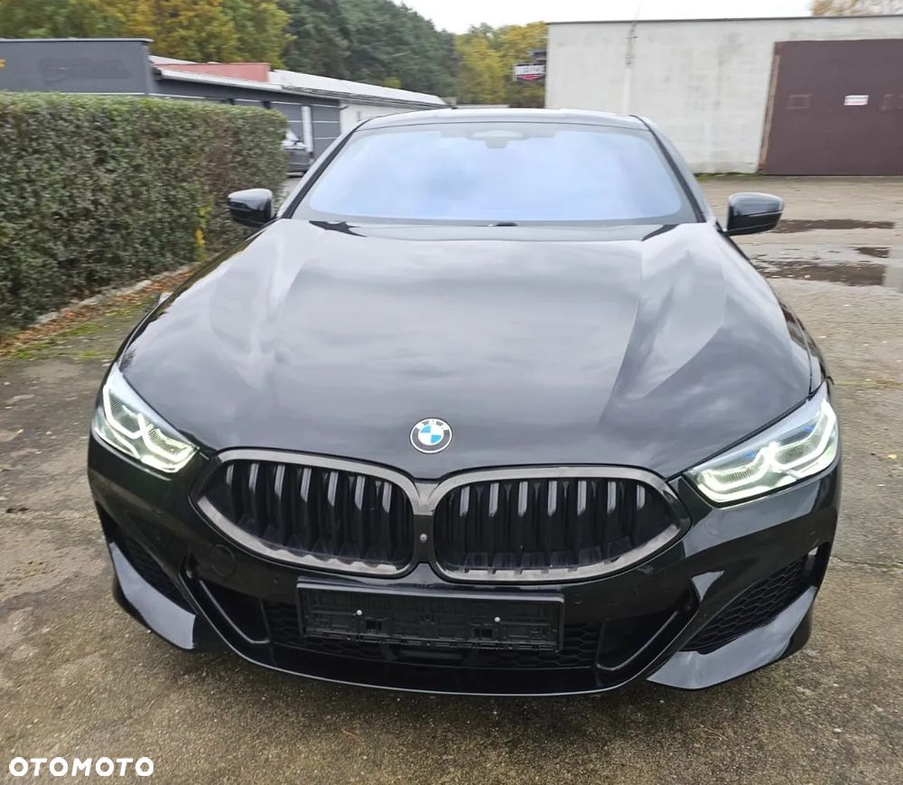 BMW Seria 8 - 12