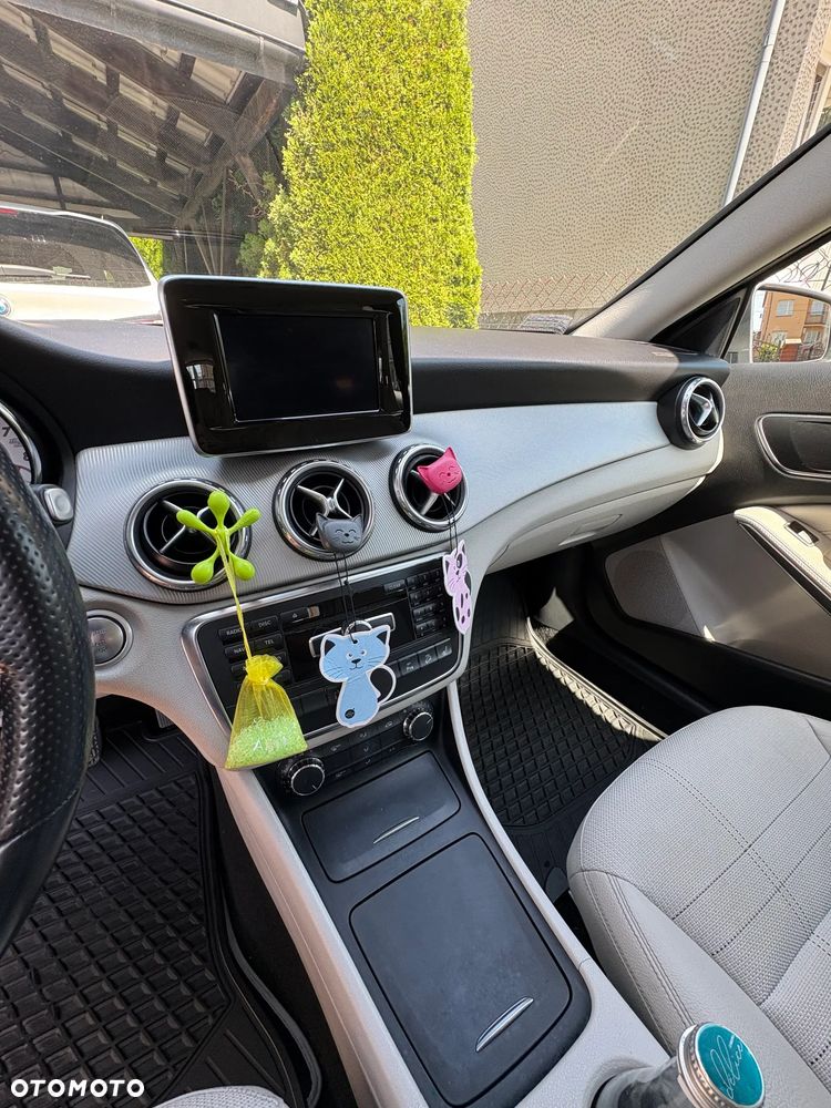 Mercedes-Benz GLA 250 4-Matic - 14