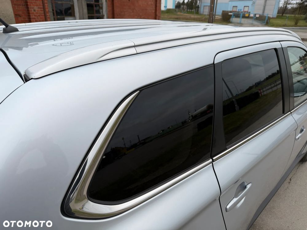 Mitsubishi Outlander 2.0 4WD Plus - 23