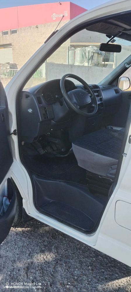 Toyota HIACE - 14