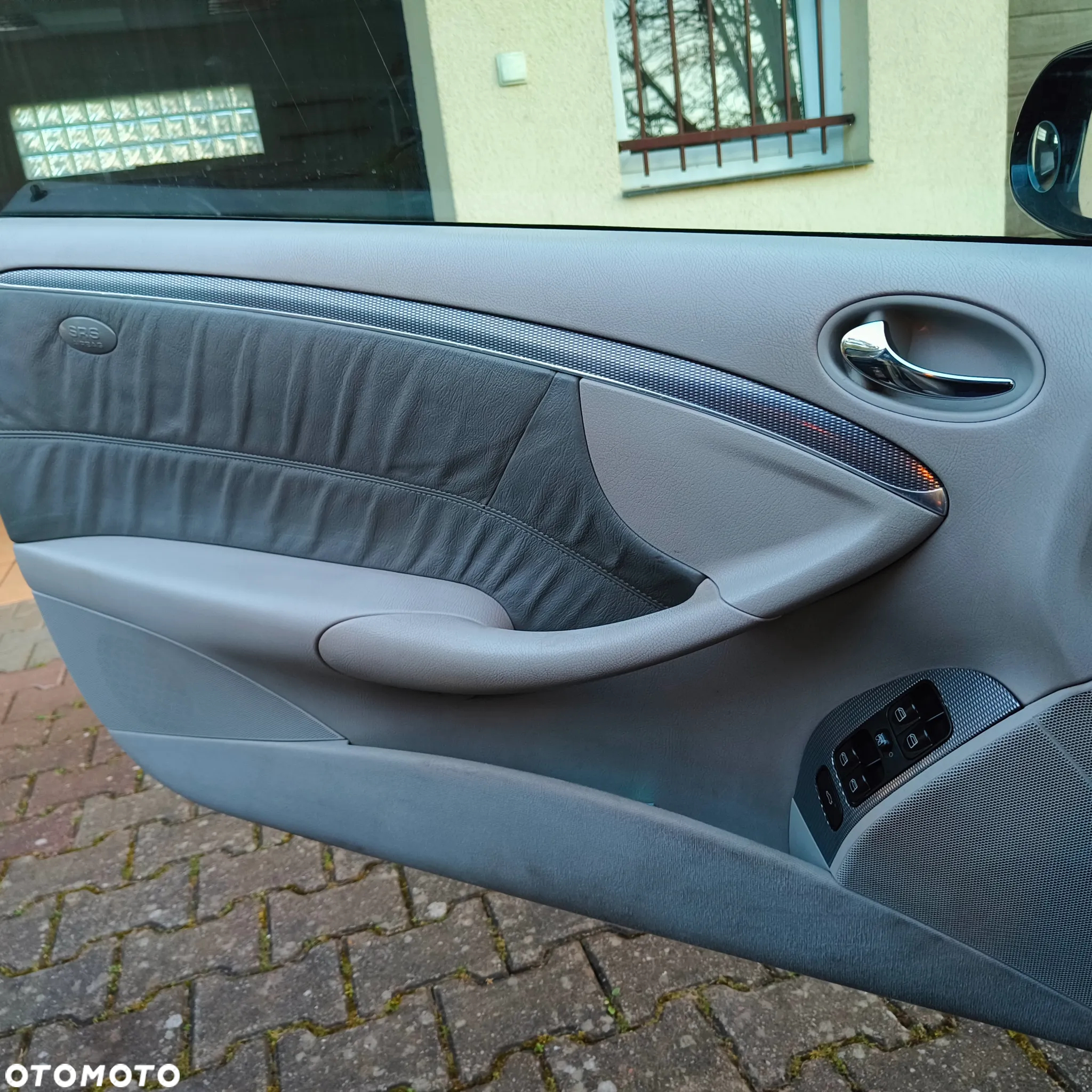 Mercedes-Benz CLK - 12