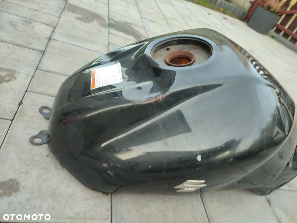 Bak, zbiornik paliwa Suzuki SV650 - 9