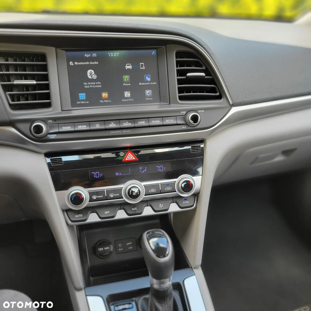 Hyundai Elantra - 17