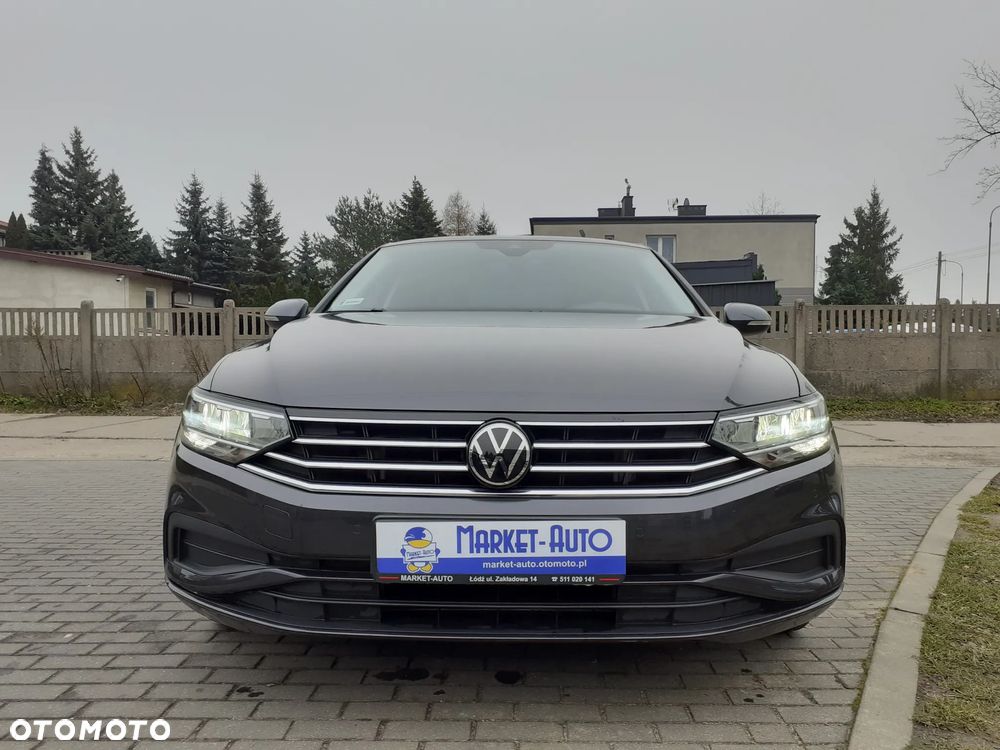 Volkswagen Passat - 8