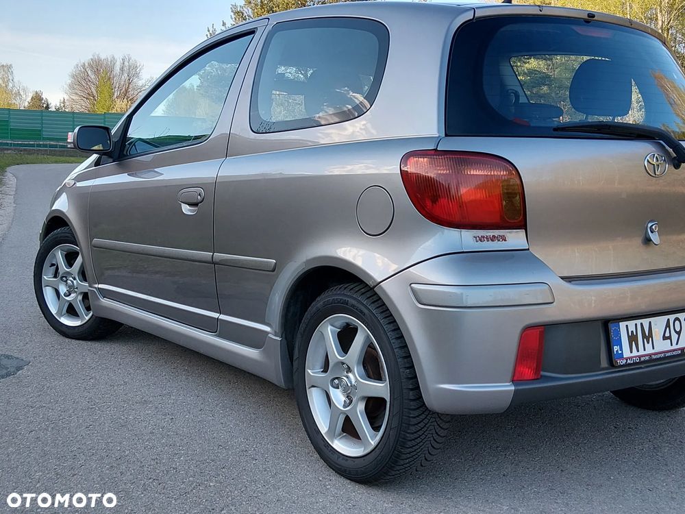 Toyota Yaris - 11