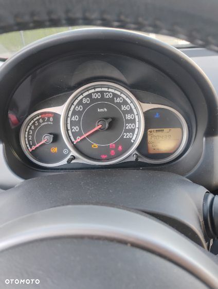 Mazda 2 - 8