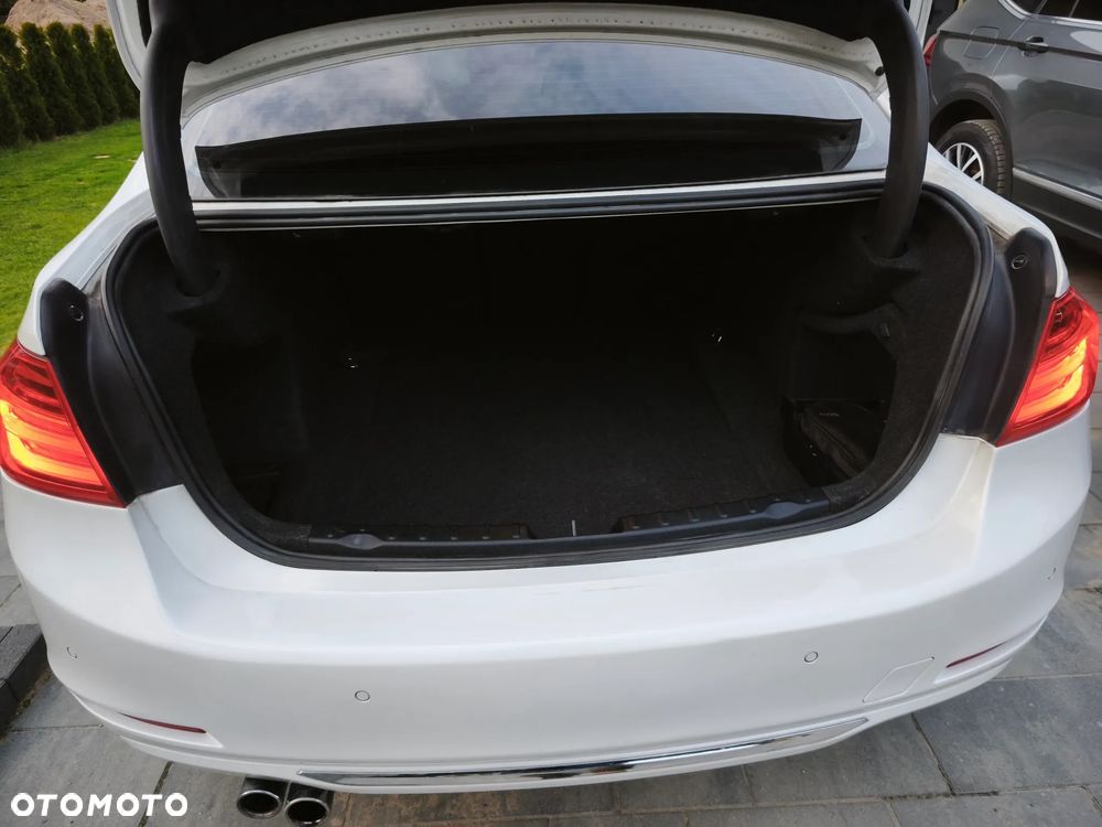 BMW Seria 3 328i Luxury Line - 19