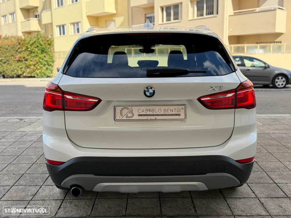 BMW X1 18 d sDrive xLine - 33