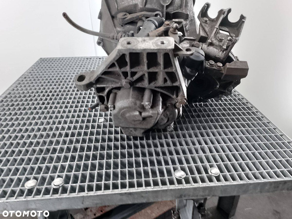 SKRZYNIA BIEGÓW MANUALNA FIAT GRANDE PUNTO 1.3 MULITIJET - 4
