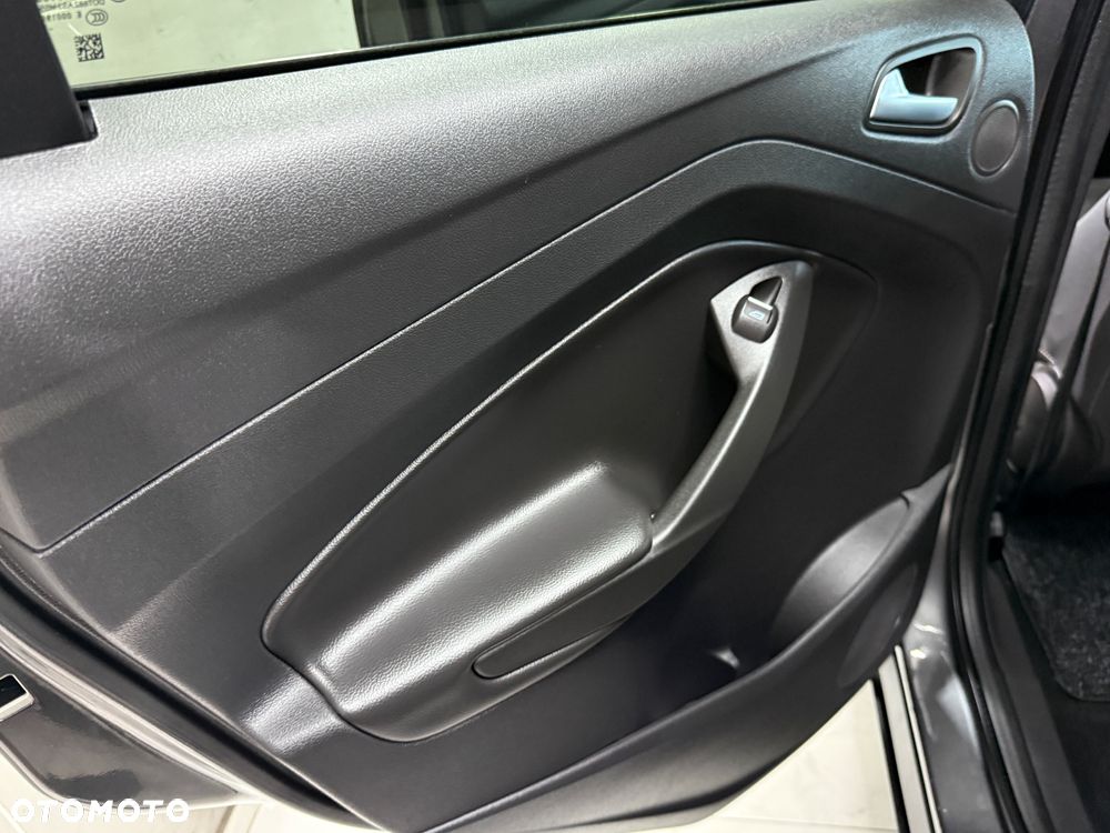 Ford Kuga 1.5 EcoBoost 2x4 Titanium - 12