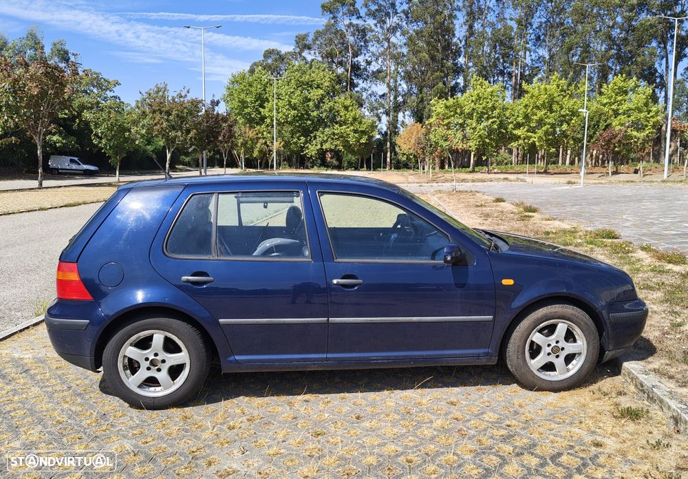 Volkswagen Golf 1.4i Confortline JE+AC — fotografia 6