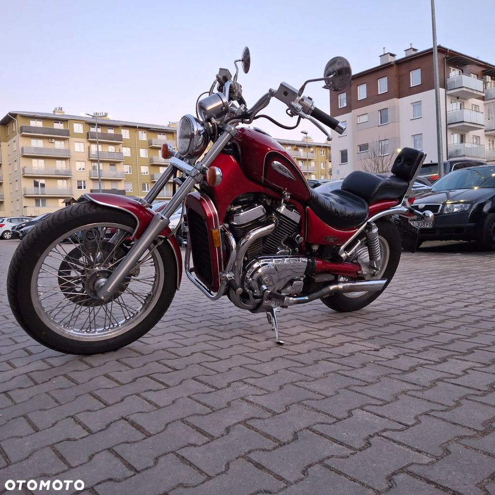 Suzuki Intruder - 5