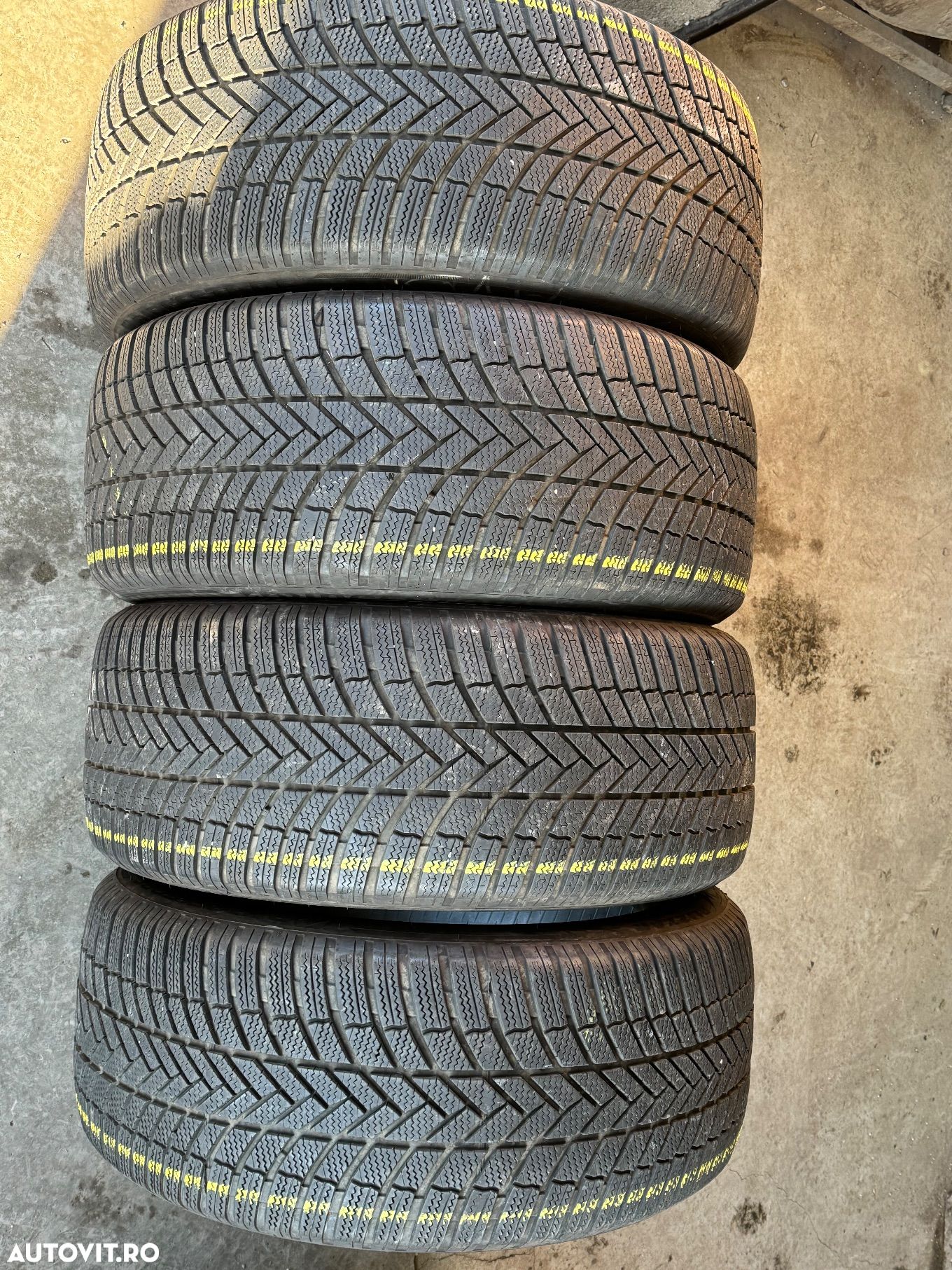Vând 4 anvelope 285/45/20 bridgestone de iarnă ca noi - 1