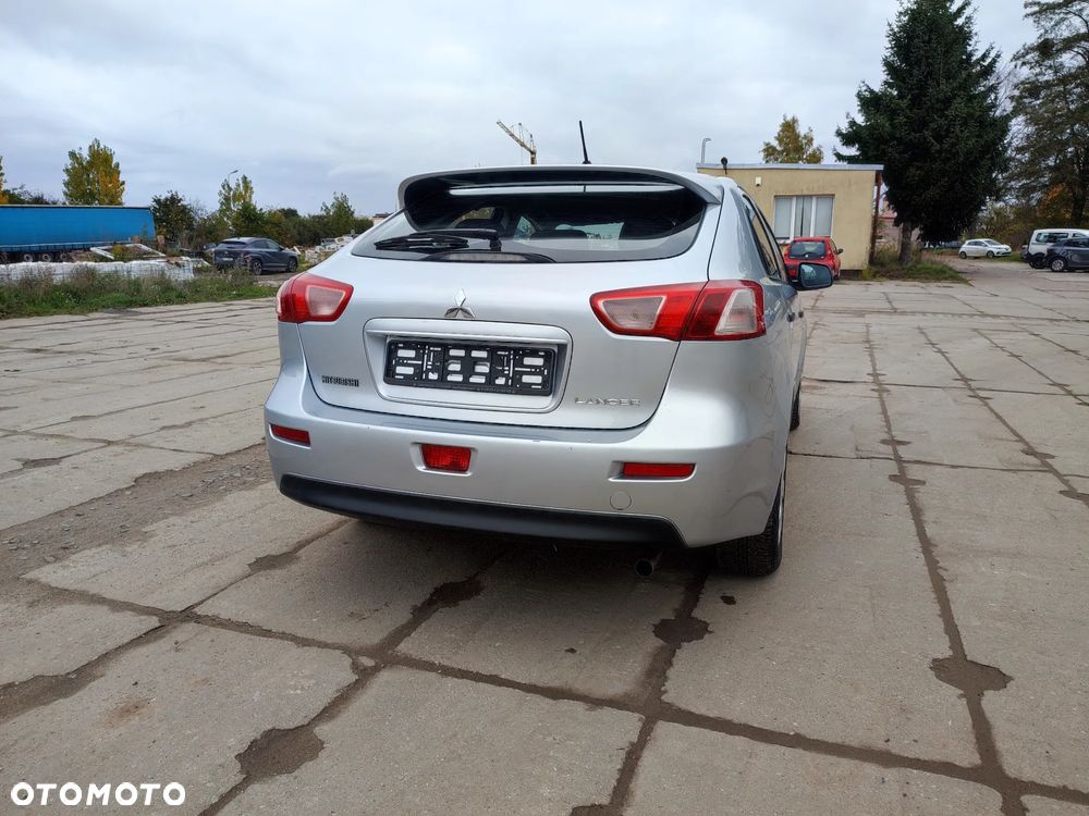 Mitsubishi Lancer - 7