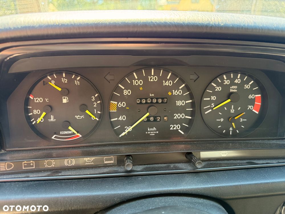 Mercedes-Benz W201 (190) - 16