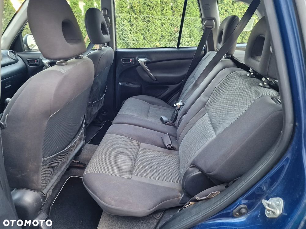 Toyota RAV4 D-4D 4x4 - 24