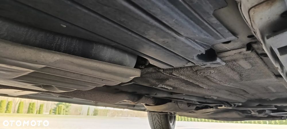 Ford Kuga 2.0 TDCi 2x4 Titanium - 17