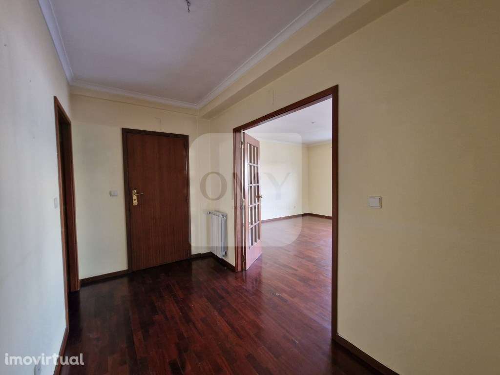 Na Rua Cidade Espinho em Vila Real, T4+1 com Sótão Habitável - Grande imagem: 3/36