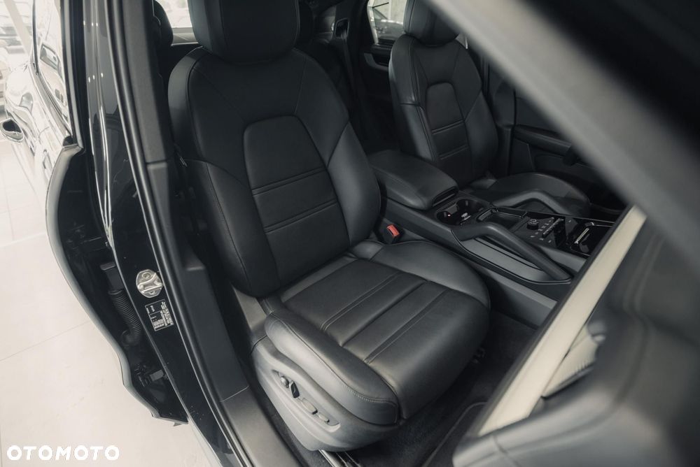 Porsche Cayenne S - 16
