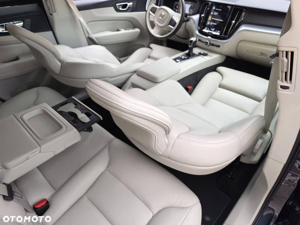 Volvo XC 60 D3 Drive-E Momentum - 11