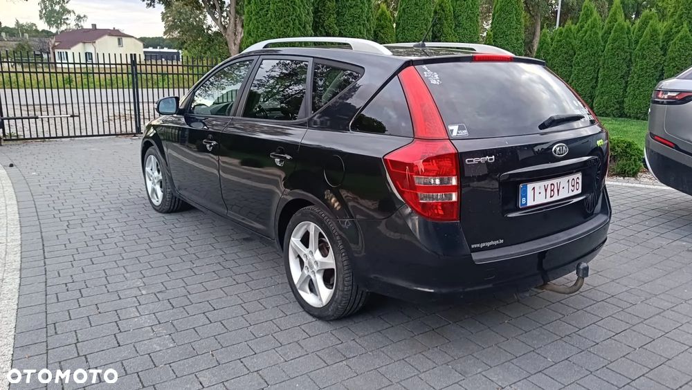 Kia Ceed - 4