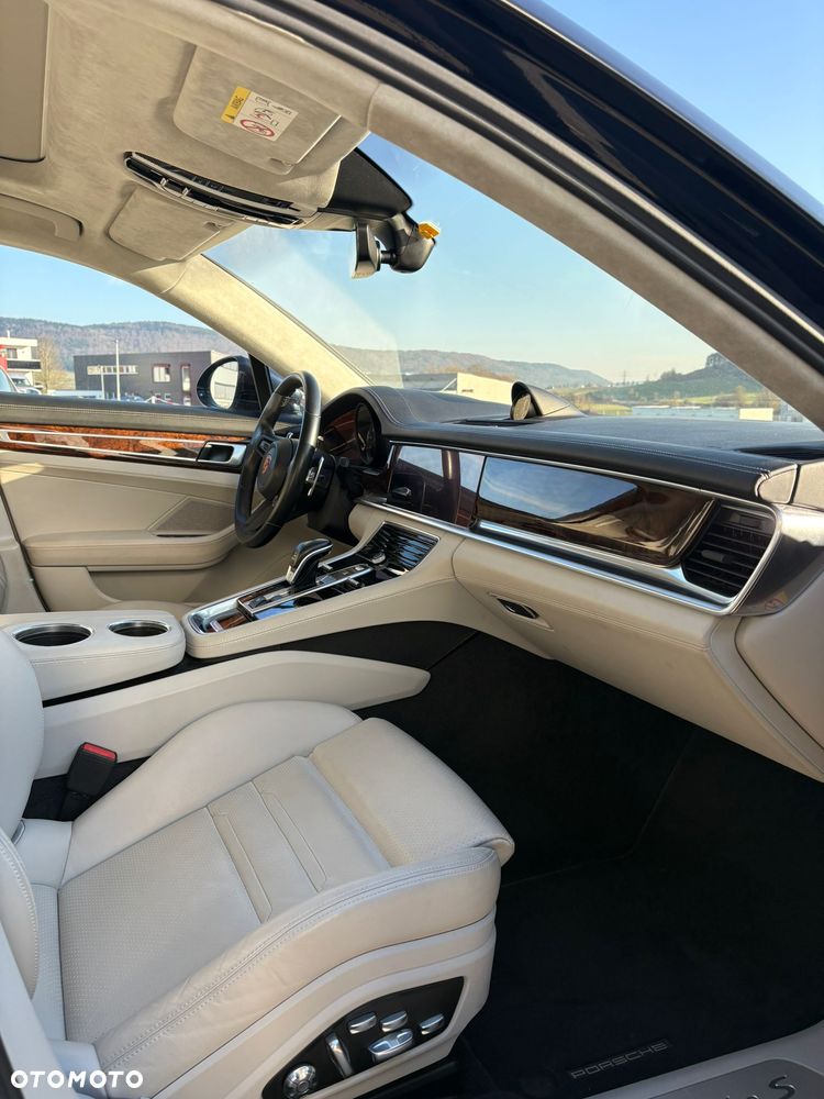 Porsche Panamera Turbo S - 20