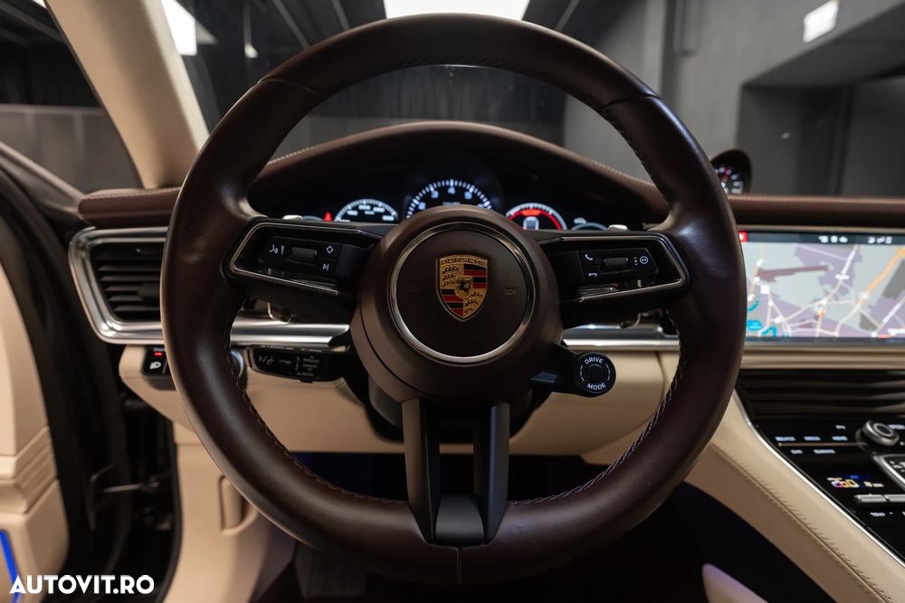 Porsche Panamera 4 - 19