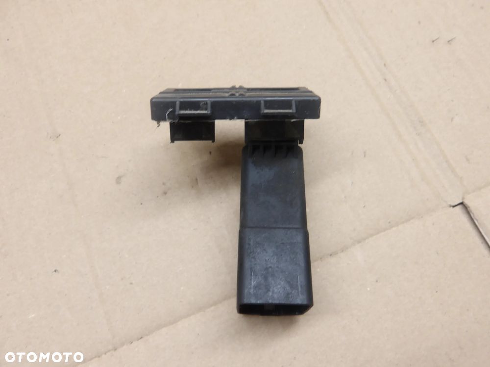 VW TOURAN I LIFT 06-10r. 2.0 TDI PRZEKAŹNIK ŚWIEC ŻAROWYCH 038907281D - 2