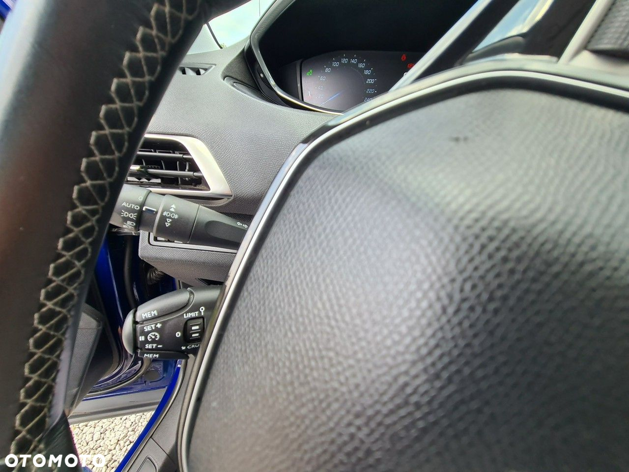 Peugeot 3008 1.6 BlueHDi Allure S&S - 24