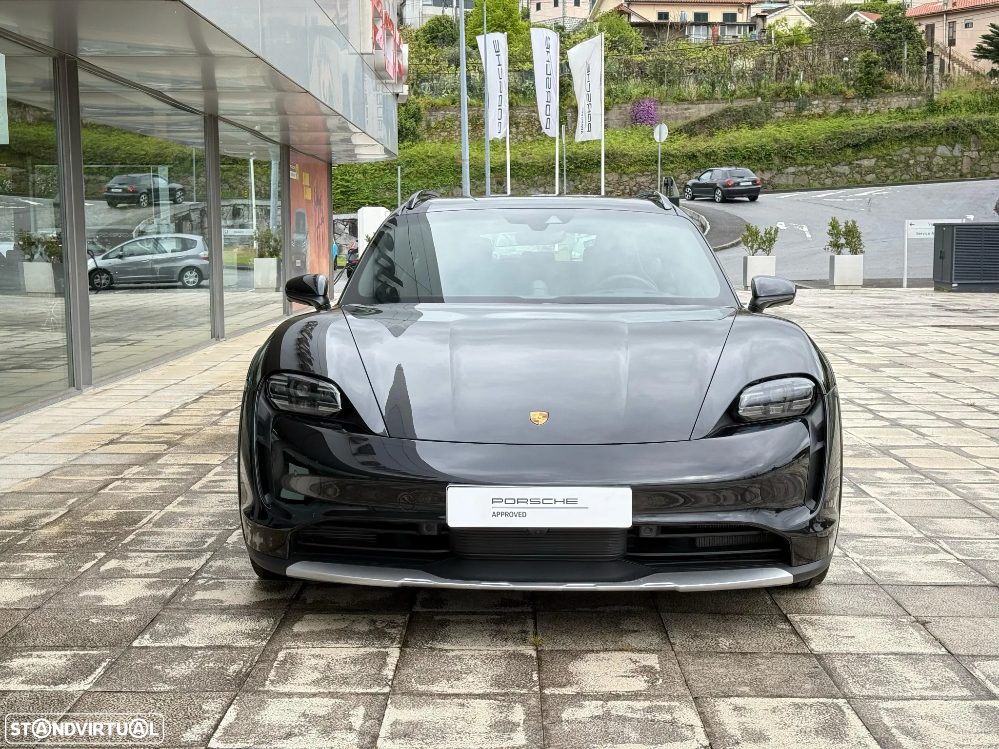 Porsche Taycan Cross Turismo 4 - 2