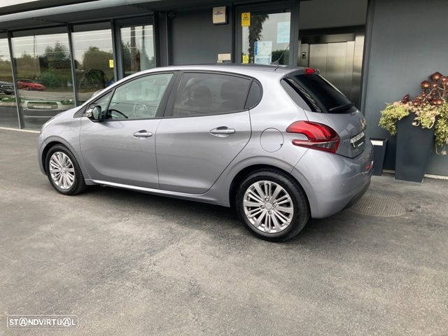 Peugeot 208 1.5 BlueHDi Signature - 6