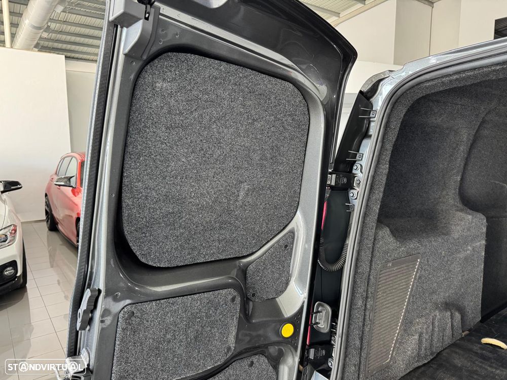 Ford Transit Connect - 26