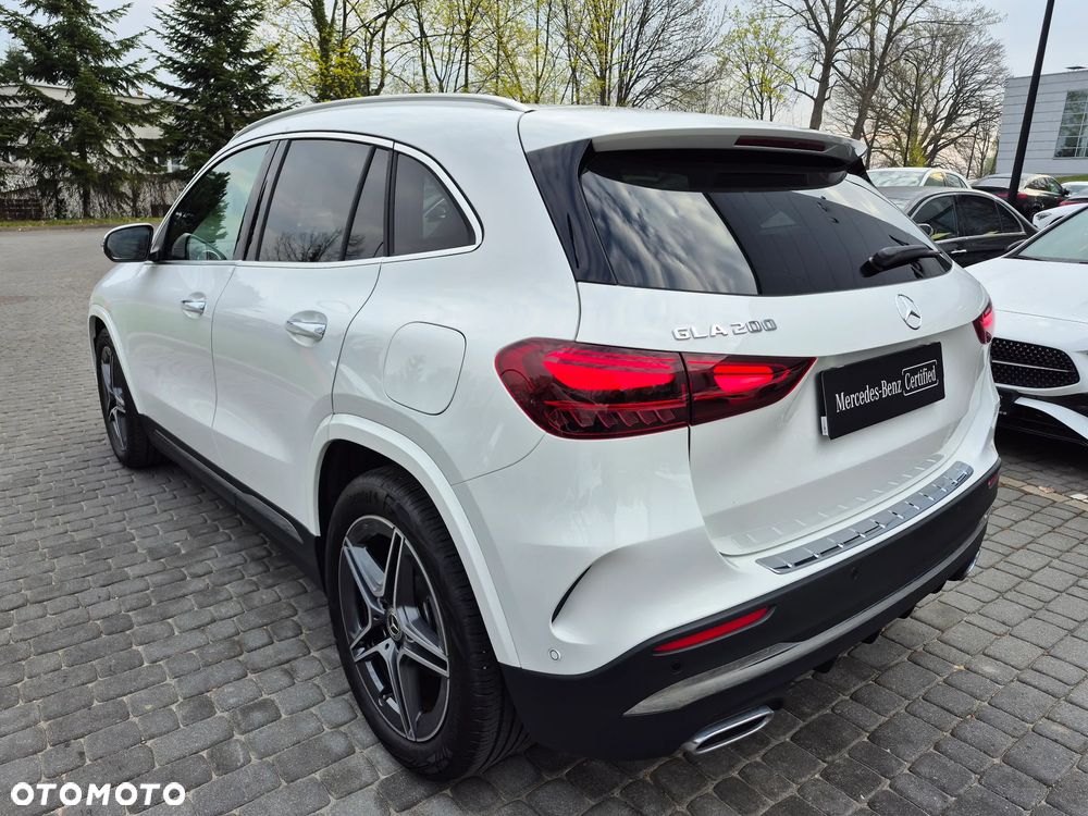 Mercedes-Benz GLA 200 AMG Line - 3