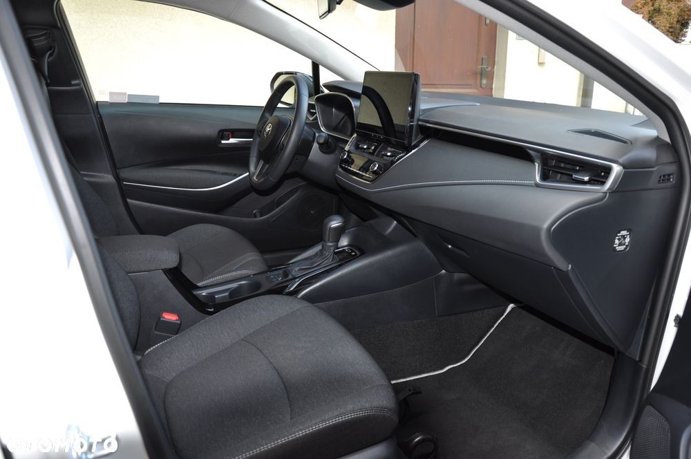 Toyota Corolla - 13